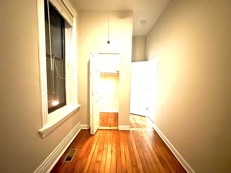 2346 W McLean Ave #1M — Photo 5
