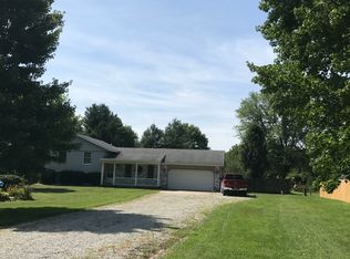 11121 E Candleberry Ave, Effingham, IL 62401