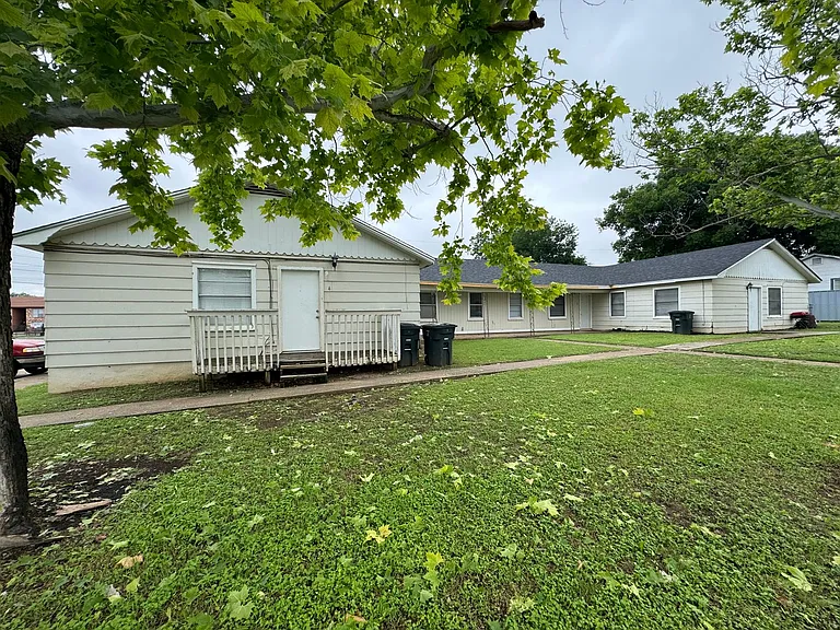 1301 Franz Dr — Photo 3
