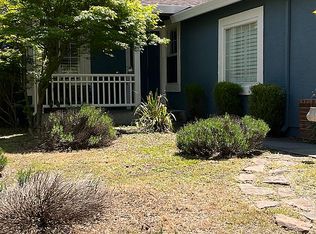927 Foothill Dr, Windsor, CA 95492