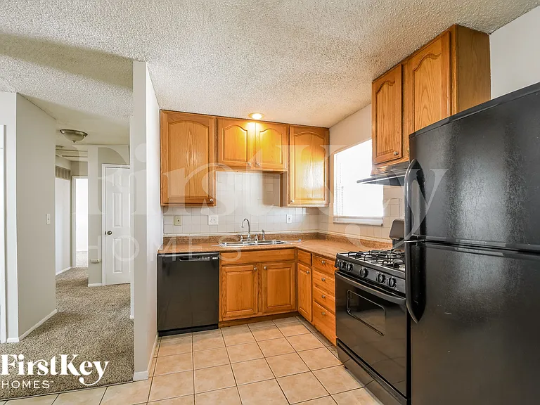 2485 Jenkee Dr — Photo 9