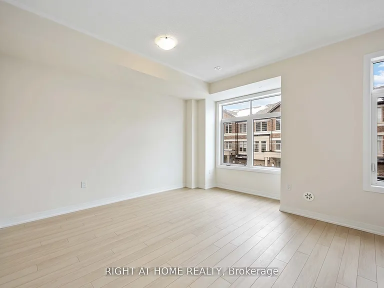 31 Sissons Way — Photo 12