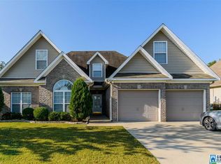 233 Camden Lake Dr, Calera, AL 35040