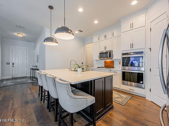 3rd image of 304 Marsh Cove Dr