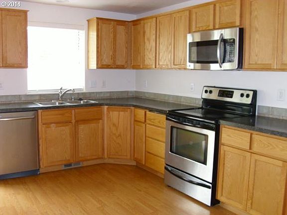 5th image of 2714 NE 126th Ave