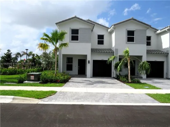 18417 SW 1st St, Hollywood, FL 33029