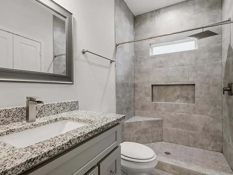 16902 Balmoral — Photo 19