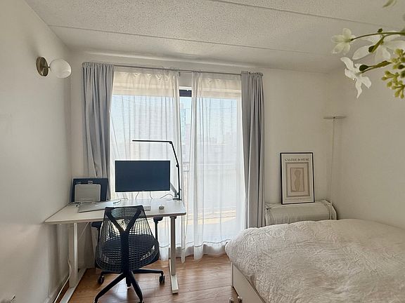 2nd image of 13976 35th Ave APT 8F