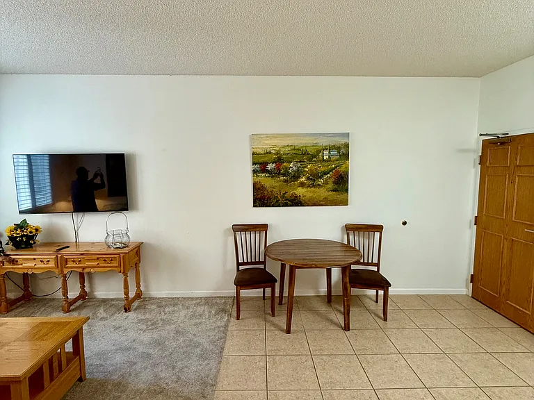 555 Highland Dr #115 — Photo 2