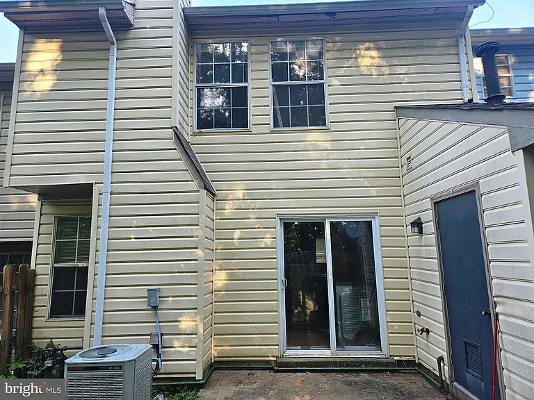Wind Ridge Dr — Photo 2