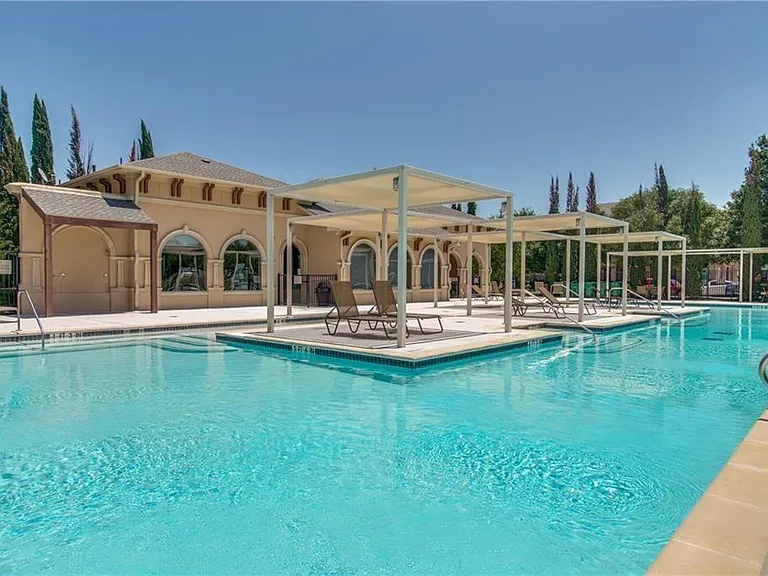 6868 Firenze Ln — Photo 17