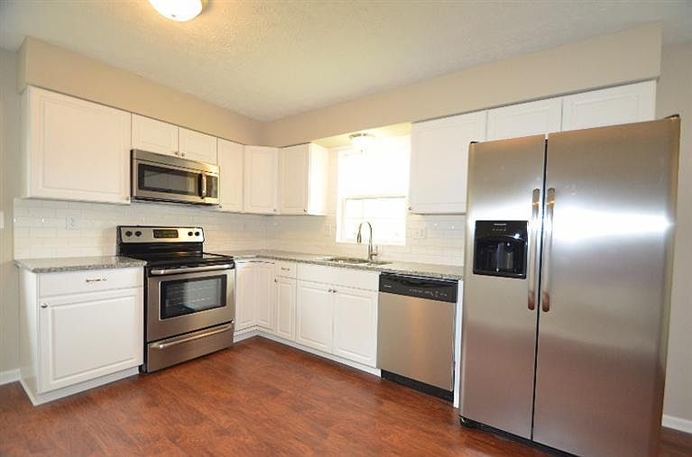 1st image of 303 Peachtree Ln