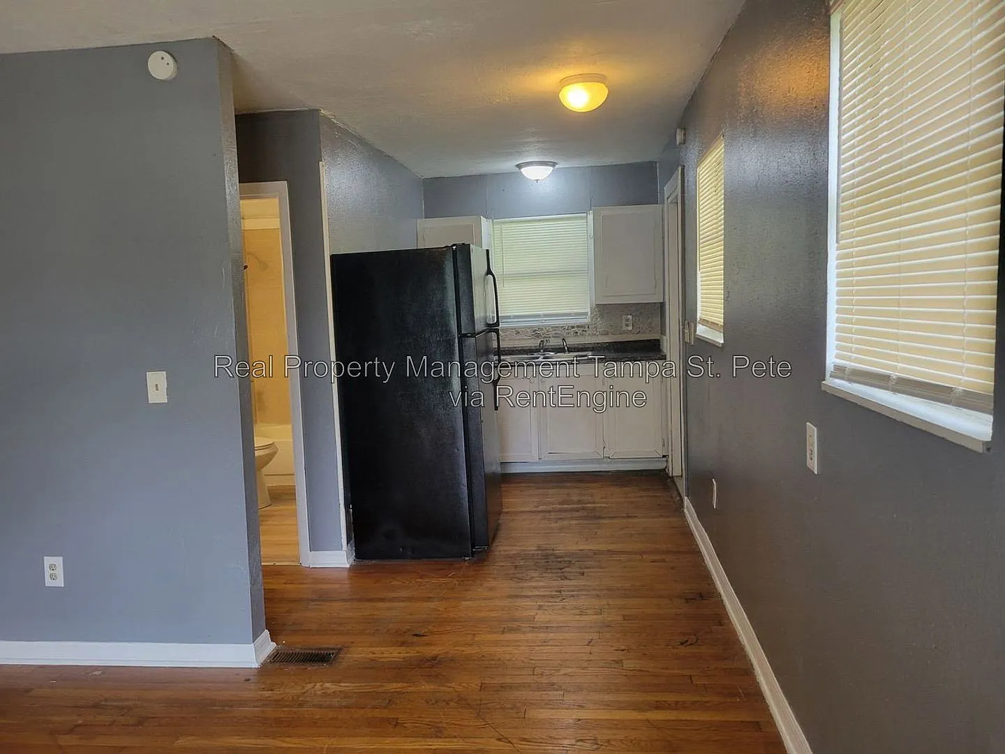 2 bed, 1.0 bath, $1,150 — Photo 4
