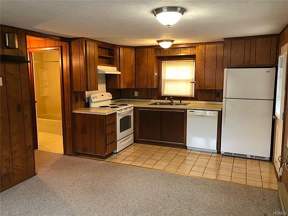 2nd image of 68 Thompson Ave
