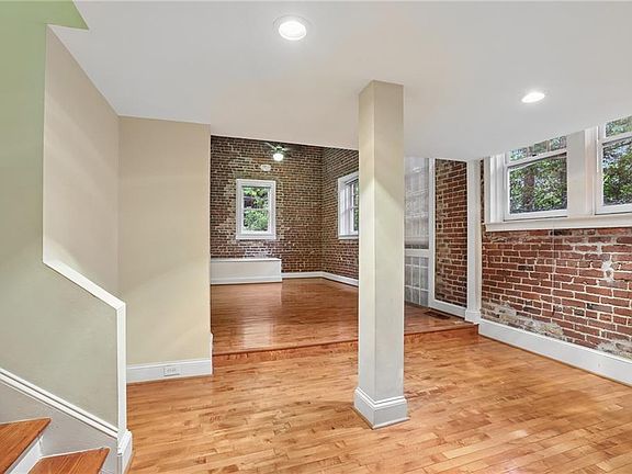 2nd image of 2840 Peachtree Rd NW APT 108