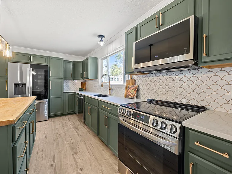 3057 Fountainview Ave — Photo 10