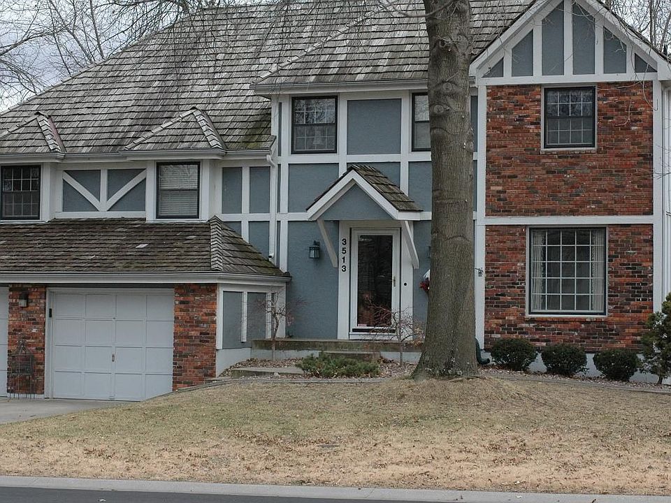 Front/Street View of Home