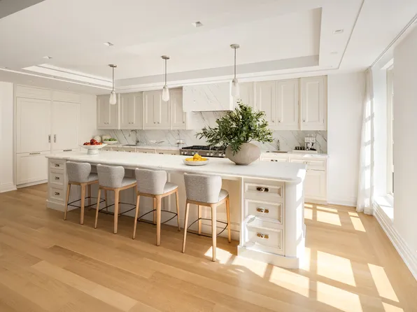 16 Fifth Avenue image 5 of 18