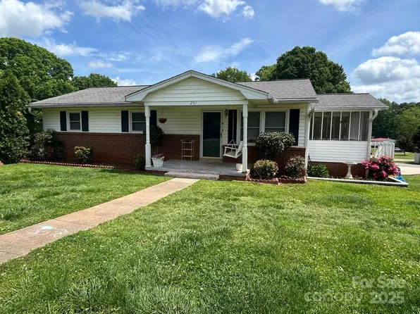 201 Mitchell St, Belmont, NC 28012