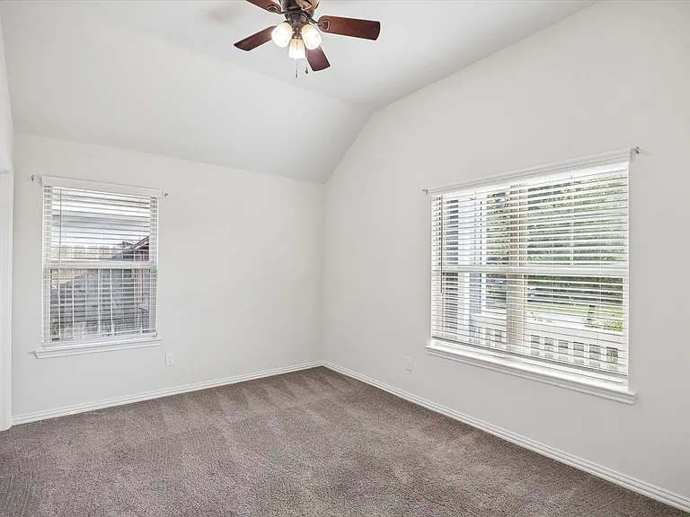 206 N Lynx Trl — Photo 17