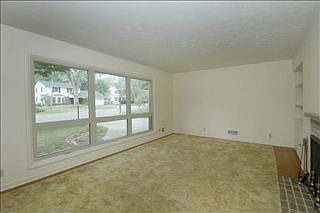 3rd image of 5231 Mapleridge Dr
