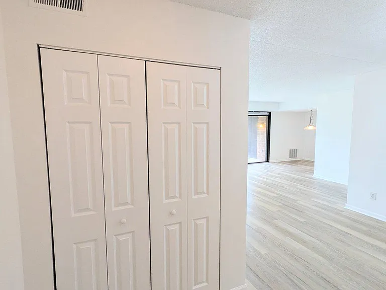 34 Hermitage Dr #34 — Photo 4