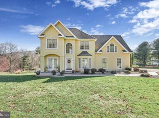 6 Jackson Rd, Pottsville, PA 17901