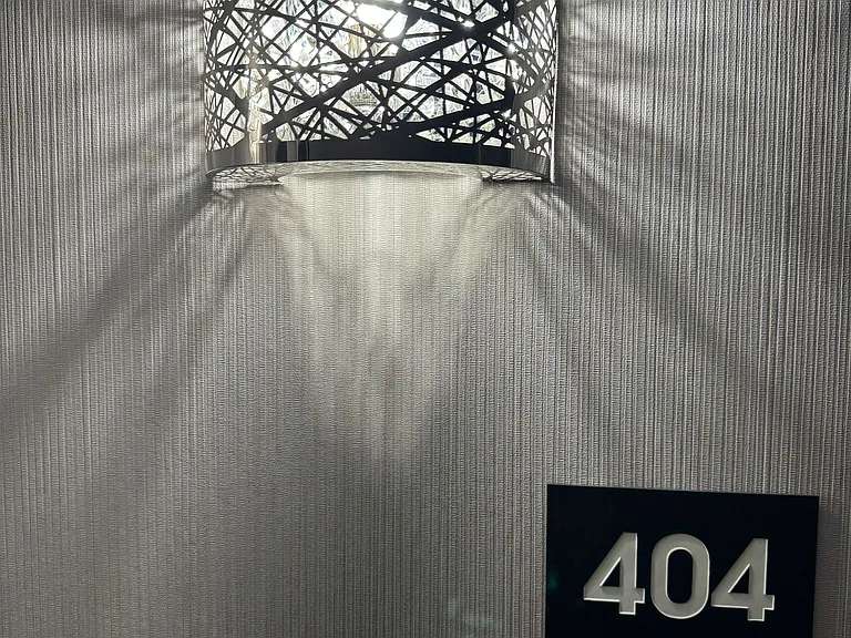 39 Ferndale Dr S #404 — Photo 2