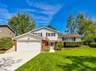 510 69th St, Darien, IL 60561