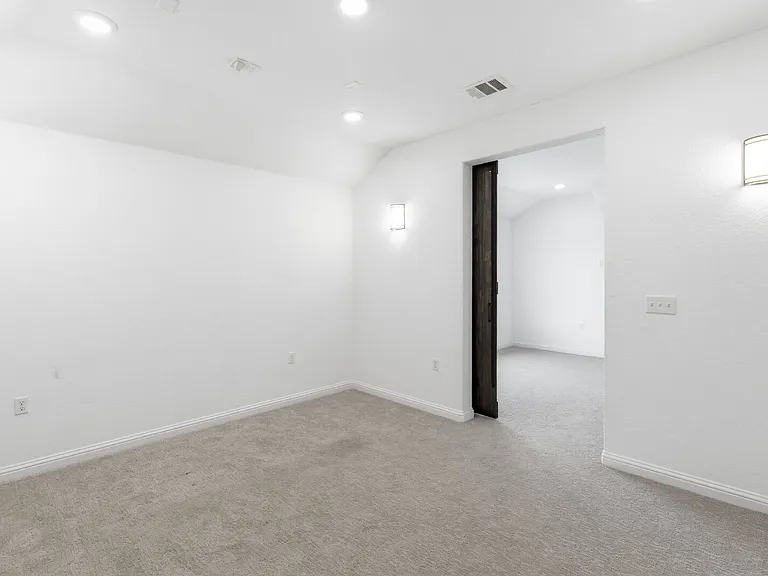 7220 Poulain Dr — Photo 32