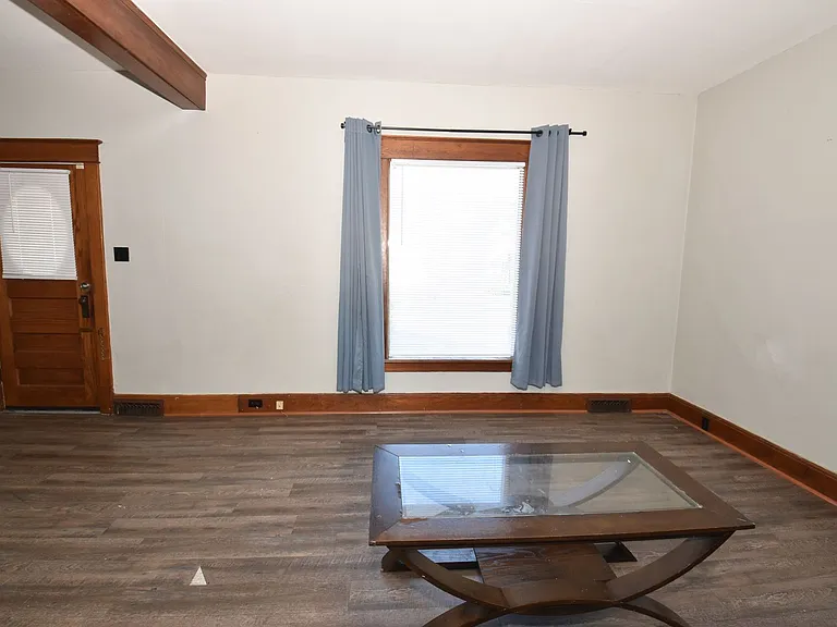 116 N Notre Dame Ave — Photo 3