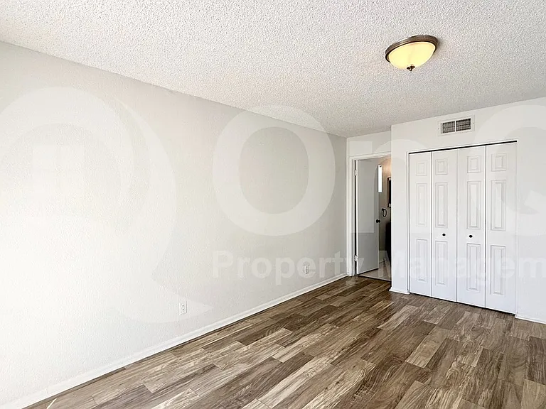 850 S River Dr #1084 — Photo 8
