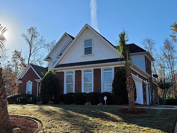 4th image of 2641 Lake Erma Dr