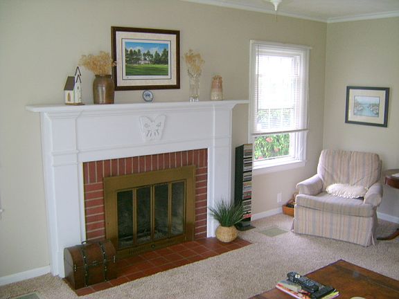 2nd image of 205 Oakview Dr