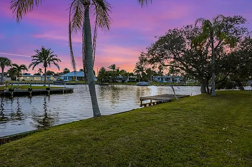 485 N Shore Dr Photo 1