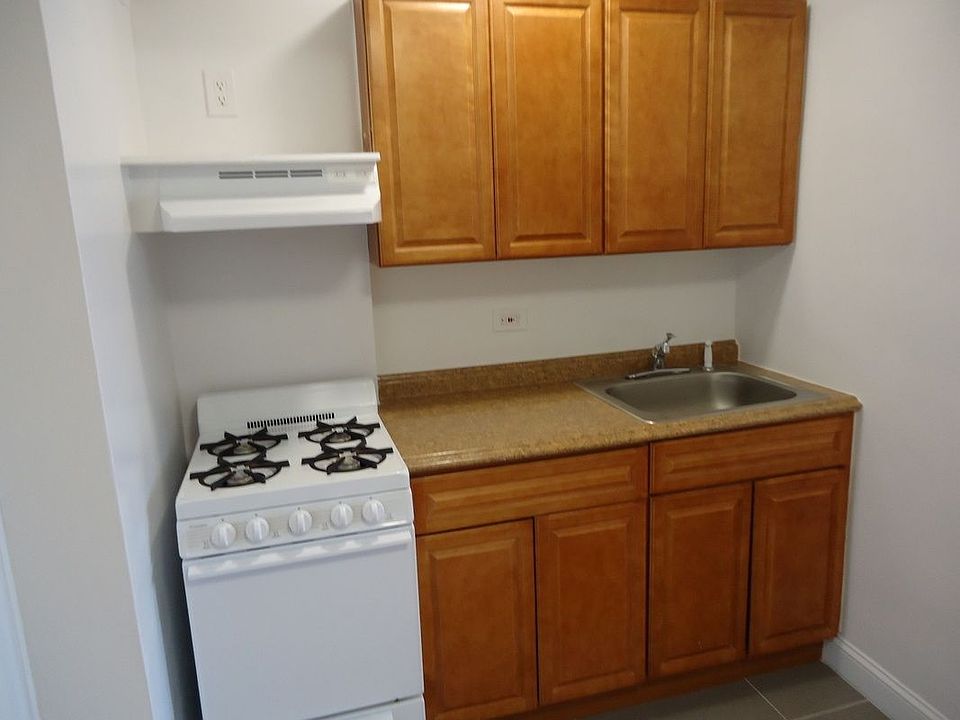 1st image of 14210 Hoover Ave APT 115