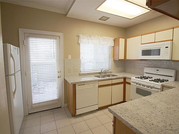 2nd image of 2910 Grants Lake Blvd