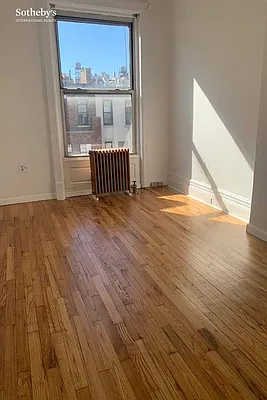 Rented by Sotheby's International Realty | media 10