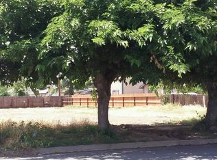 525 S I St, Tulare, CA 93274