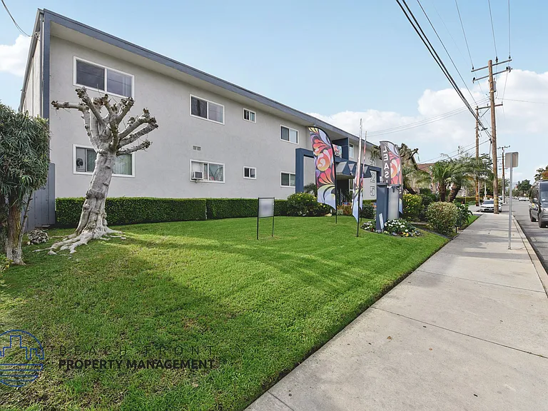 325 S. Almansor — Photo 18