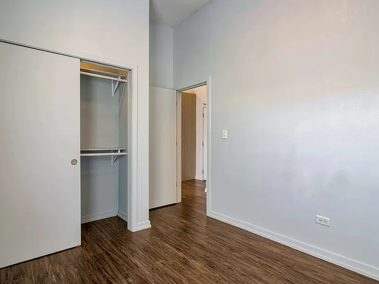 5051 N Kenmore Ave — Photo 88