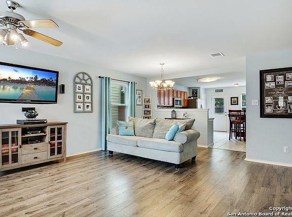 2nd image of 4003 Privet Pl