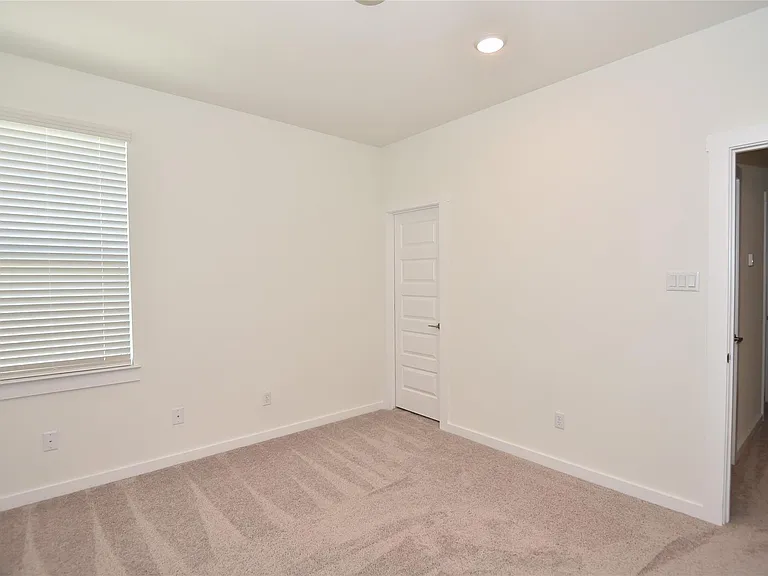1804 Homestead Farms Dr — Photo 20