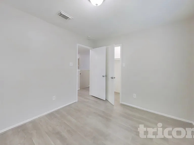 12402 Grossmount Dr — Photo 13