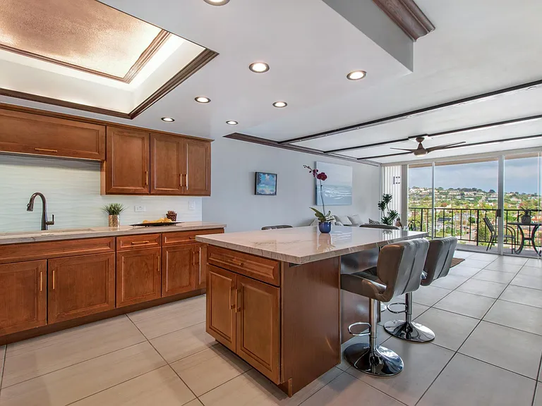 4945 Cass St #1101 — Photo 3