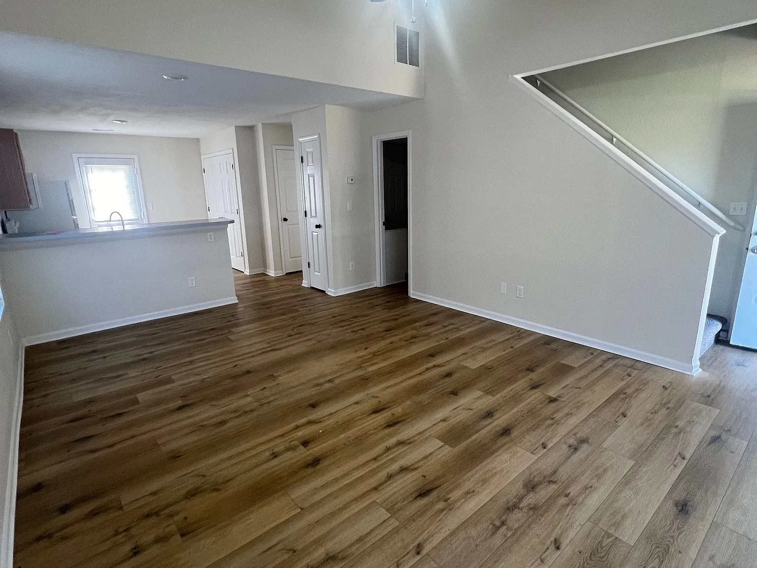 4 bed, 1500 sqft, $1,450 — Photo 2