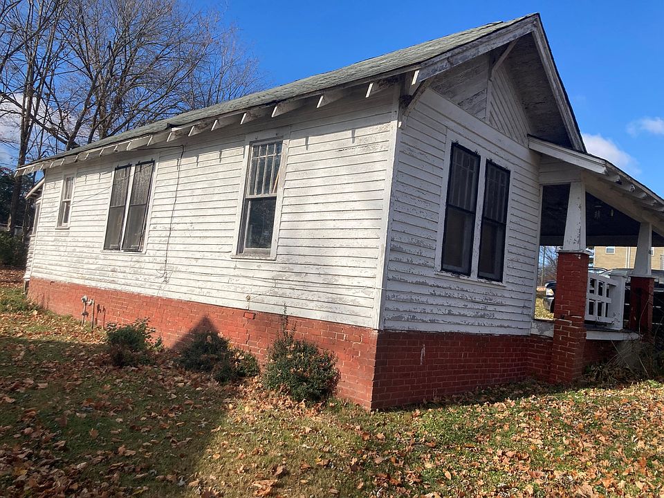 2nd image of 608 E Main St