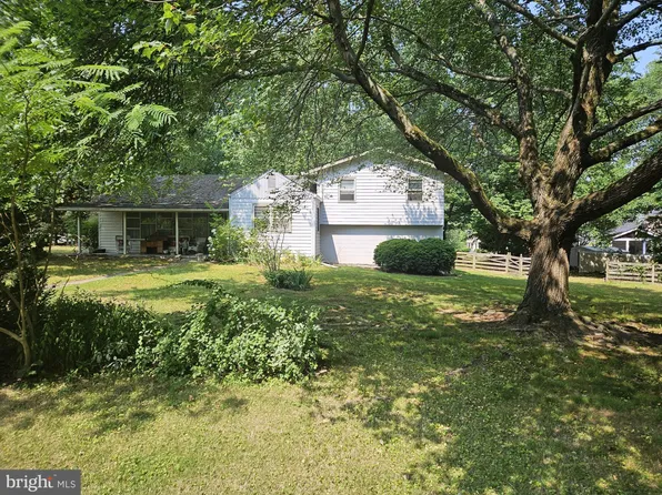 7122 Neuman St, Springfield, VA 22150