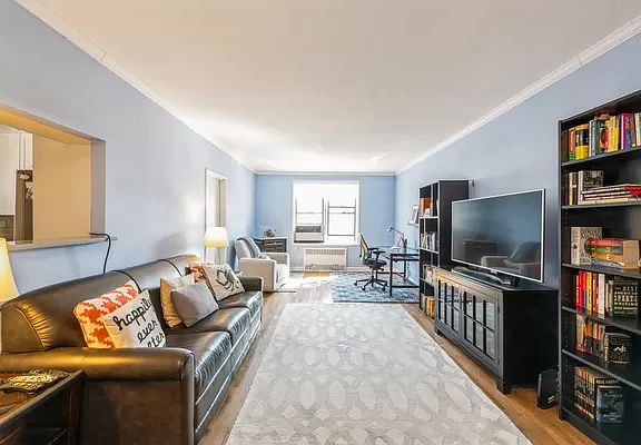 5th image of 71-11 Yellowstone Blvd #3E