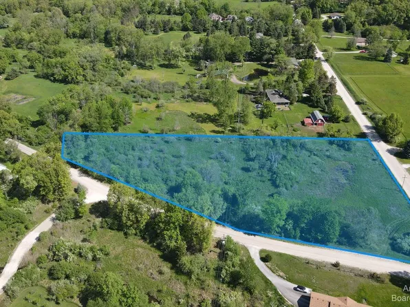 8259 Merrill Rd, Whitmore Lake, MI 48189